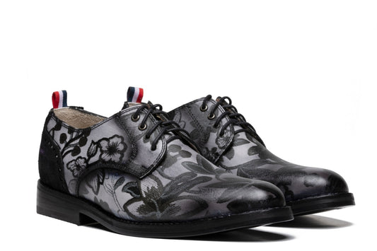 Zapato estampado en Flores Negro con Blanco